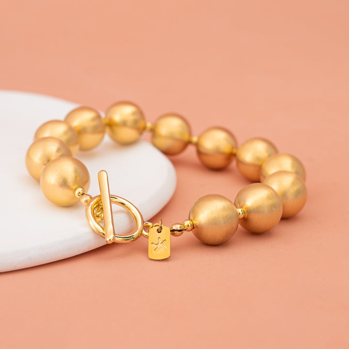 En Vogue Ball Bracelet in Gold